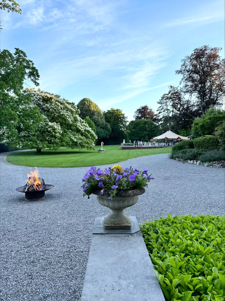dîner de mariage sous la tente
